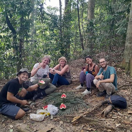 Wisma Batu Mandi Bukit Lawang Buitenkant foto