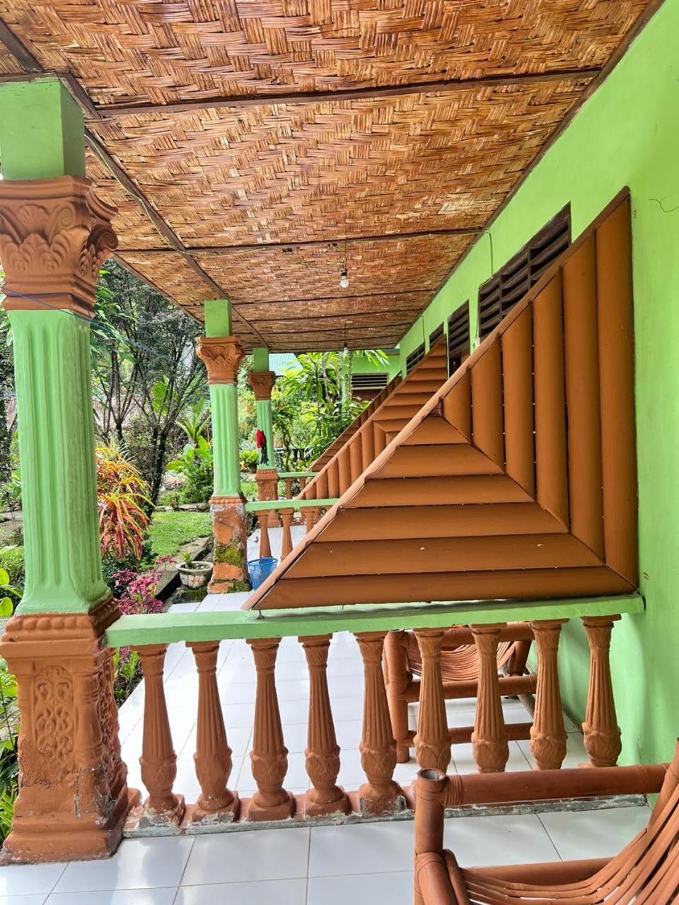 Wisma Batu Mandi Bukit Lawang Buitenkant foto