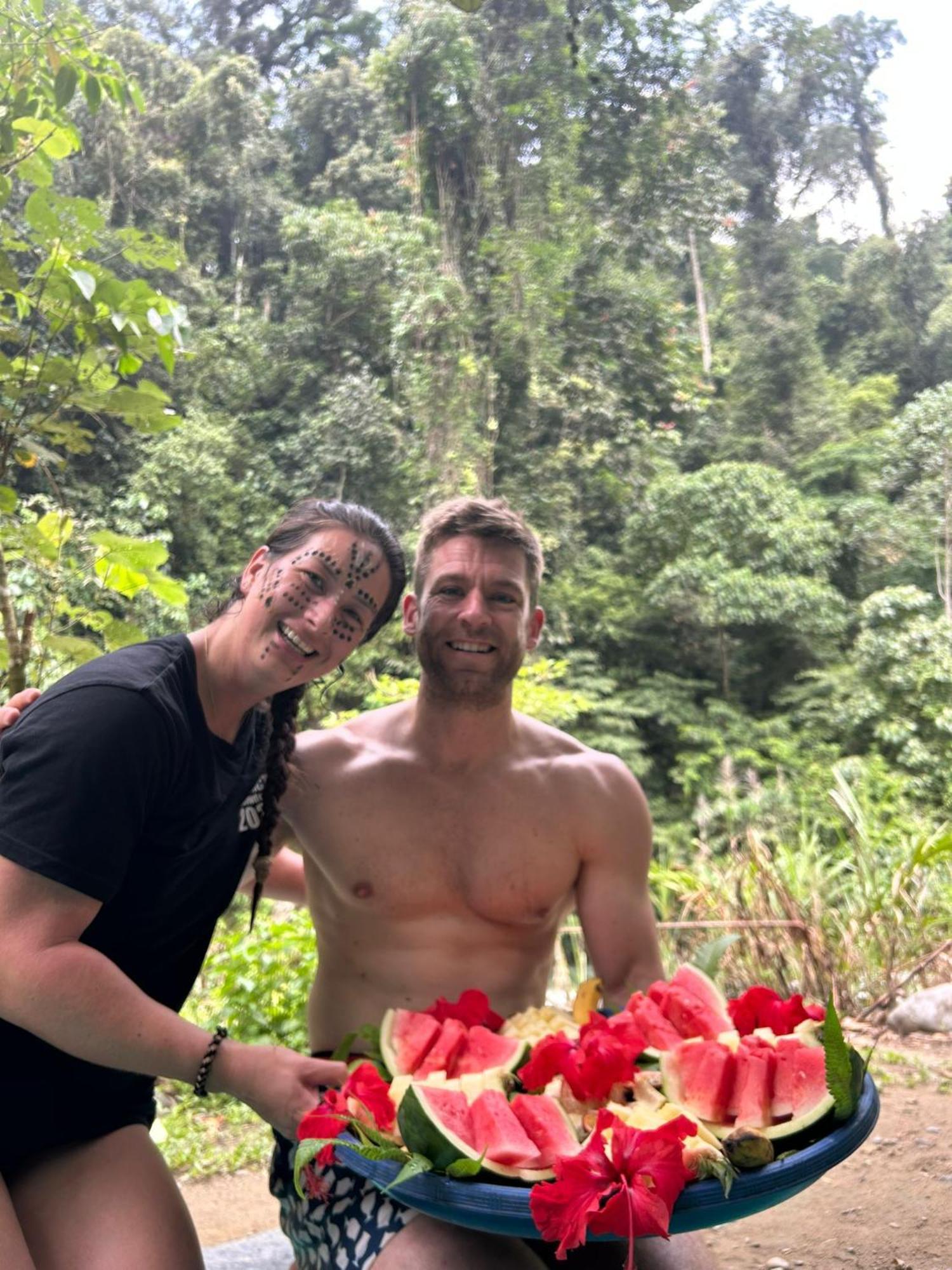 Wisma Batu Mandi Bukit Lawang Buitenkant foto