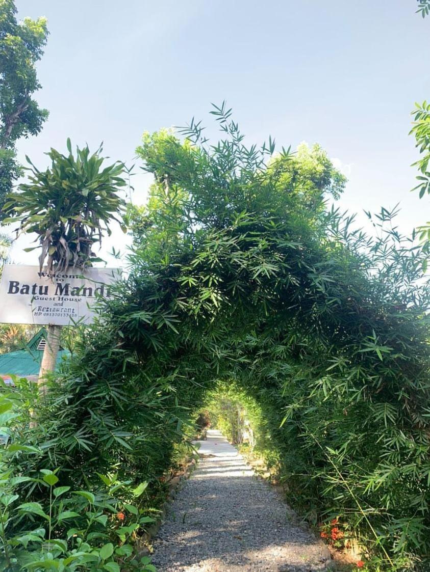 Wisma Batu Mandi Bukit Lawang Buitenkant foto