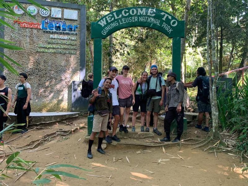 Wisma Batu Mandi Bukit Lawang Buitenkant foto