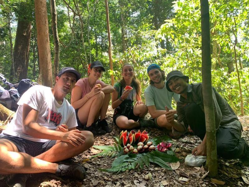 Wisma Batu Mandi Bukit Lawang Buitenkant foto