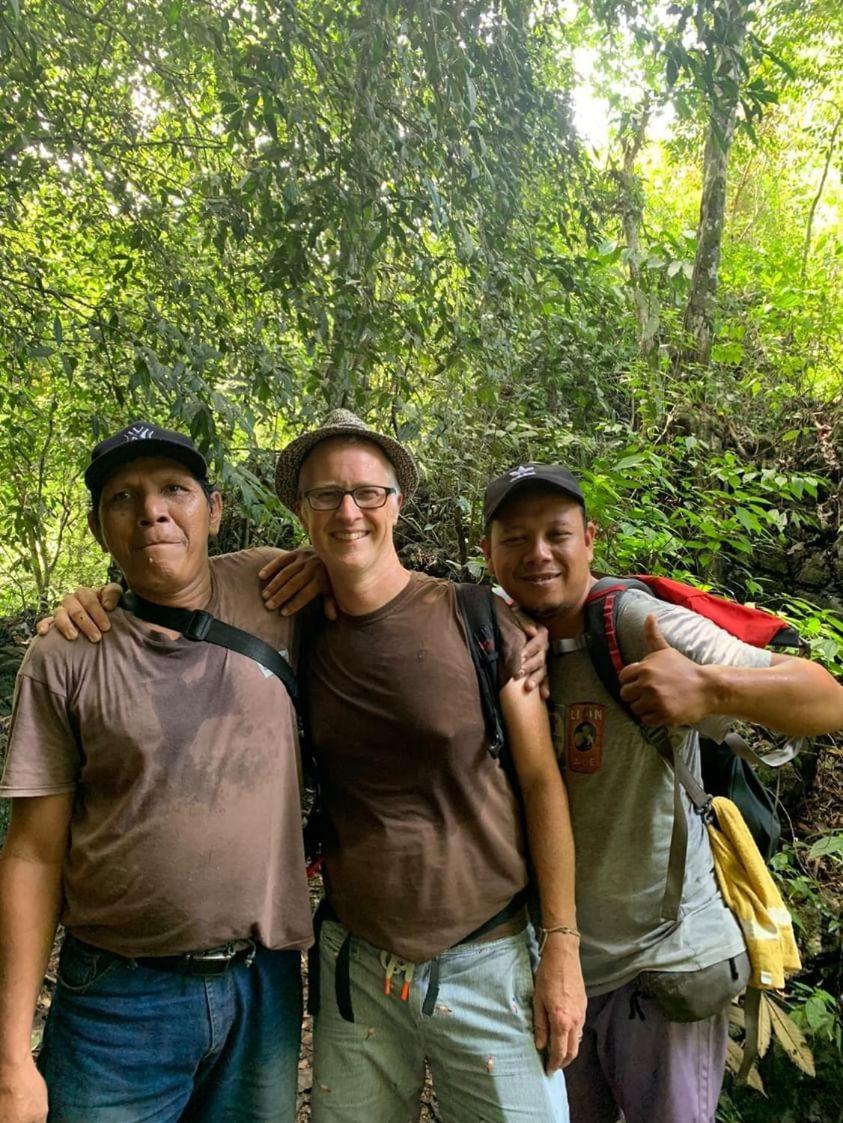 Wisma Batu Mandi Bukit Lawang Buitenkant foto